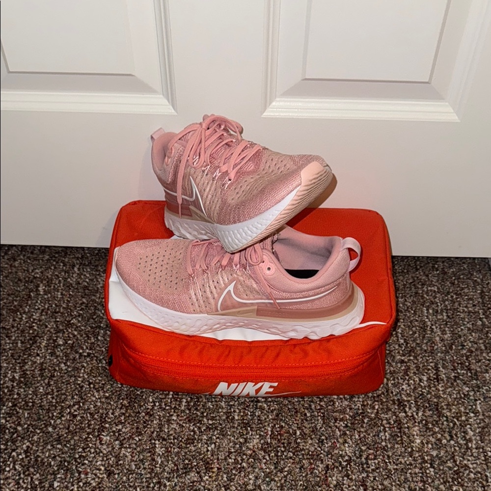 Nike Pink React Infinity Size 9.5